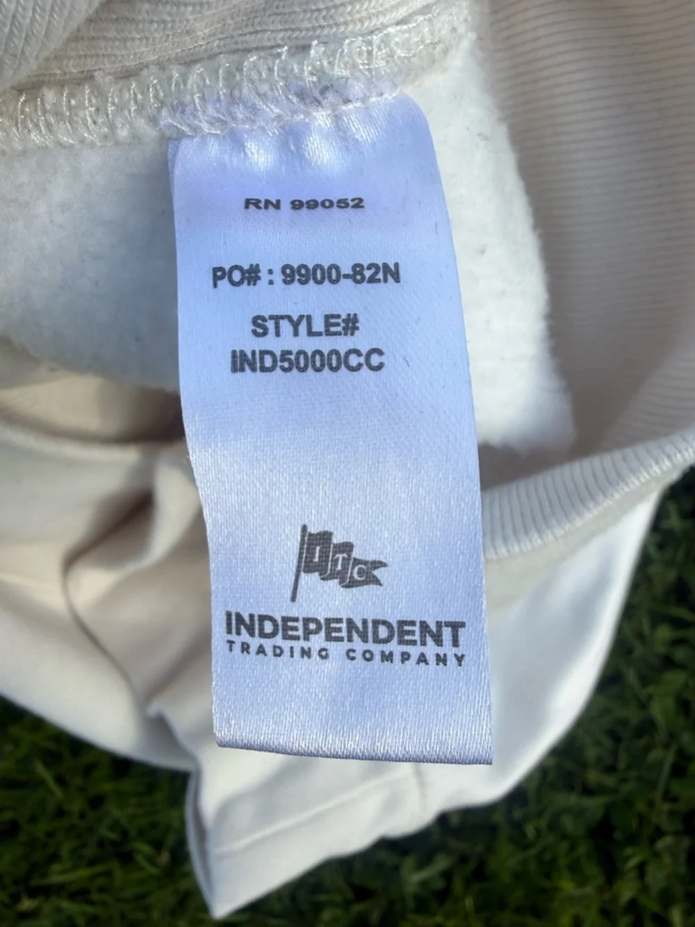 Adele Hello It’s Me White Crewneck Sweatshirt Size Large - Picture 5 of 6